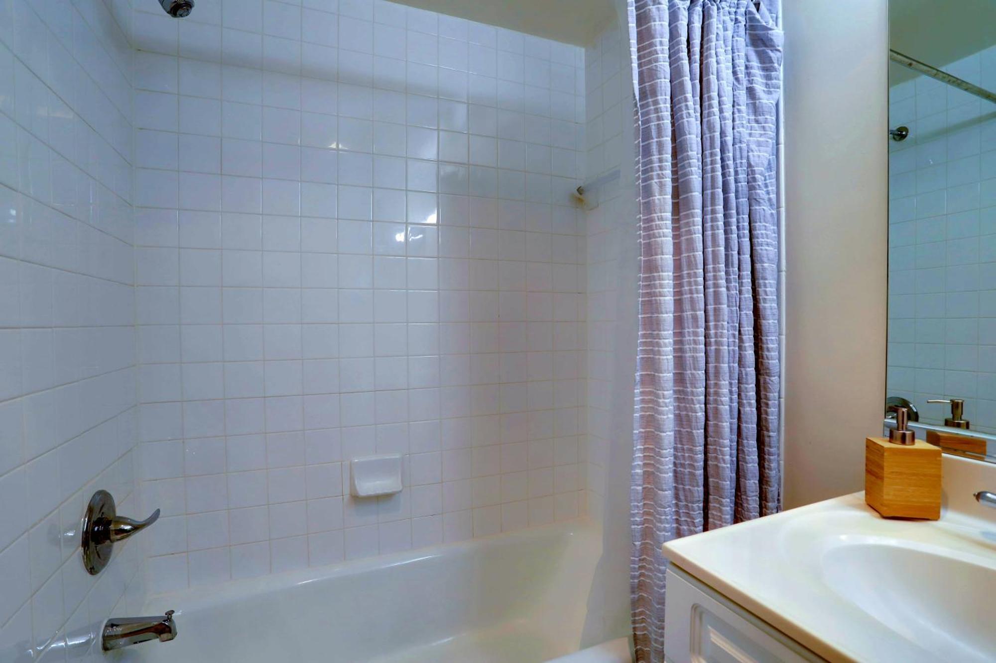 Fantastic 2 Bedroom Apartment With Gym At Arlington Eksteriør billede